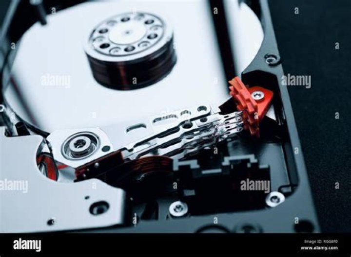Does multi-platter hard-drive use all of their heads to read simultaneously?