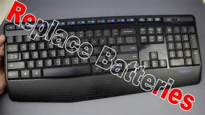 Does my wireless keyboard use up battery even when the PC's off?
