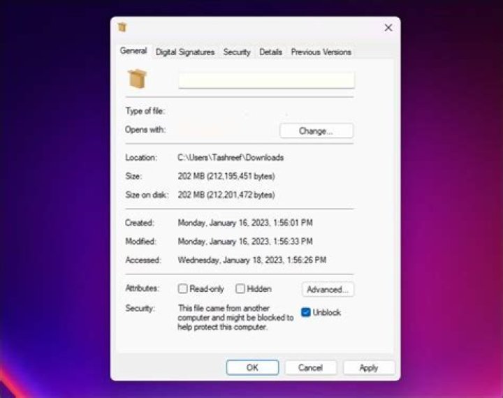 Does Windows 8.1 contain updates when downloaded with the Media Creation Tool?