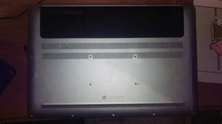 How do I open the case for a HP ENVY Notebook - 17-n152sa (ENERGY STAR)?