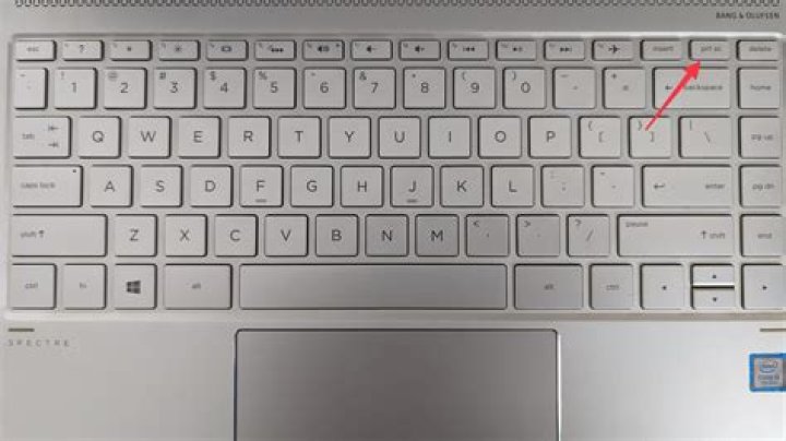 How to take a screenshot of a window larger than the screen