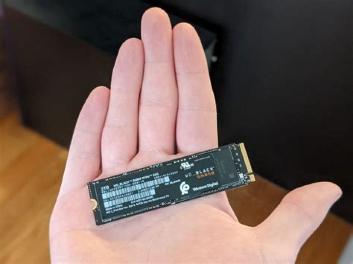 How to use new NVMe SSD as new Windows boot drive, if UEFI can not see the drive, but existing Windows 10 installation recognizes it?