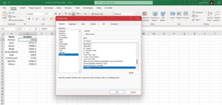 In Excel, how do I prevent the cell's formatting to be dragged along?