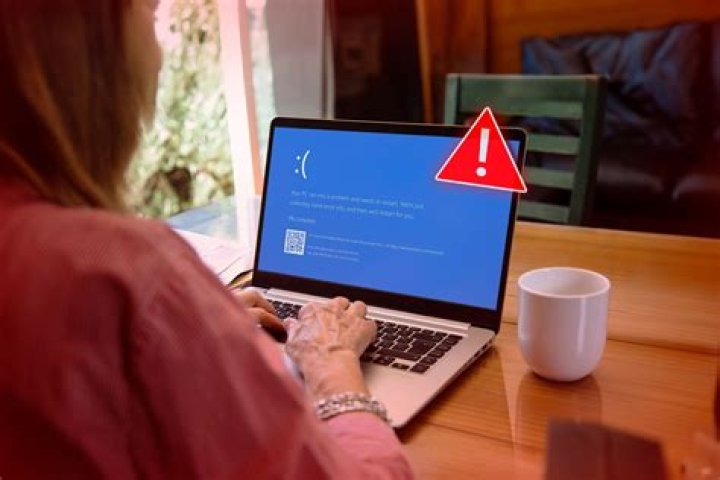 Laptop shuts down in an instant, no crash log, no overheating