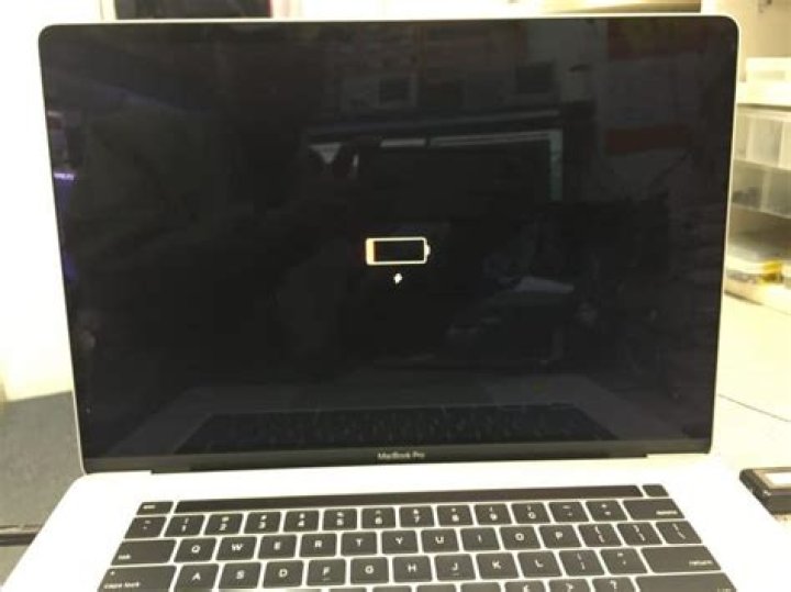 Macbook pro won't turn on after battery died