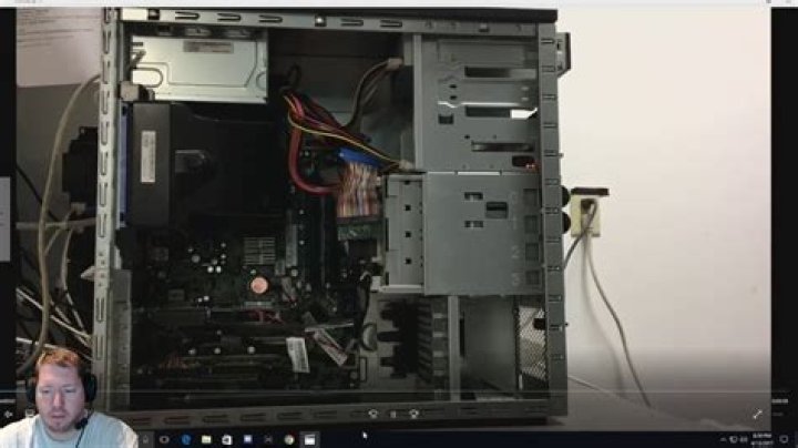 PowerEdge 840 has blinking green light and does not startup
