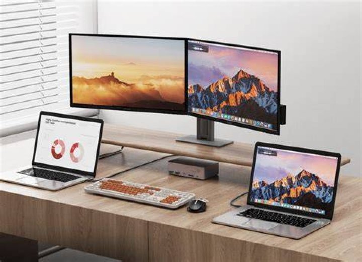 Share monitors/keyboard/mouse between laptop and desktop