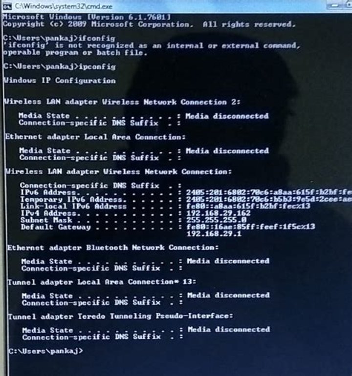 what's the difference between "ip a" and "ifconfig" under SUSE 11