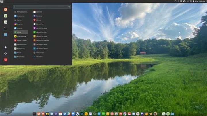 Where does Linux Mint keep the files for default desktop wallpapers?