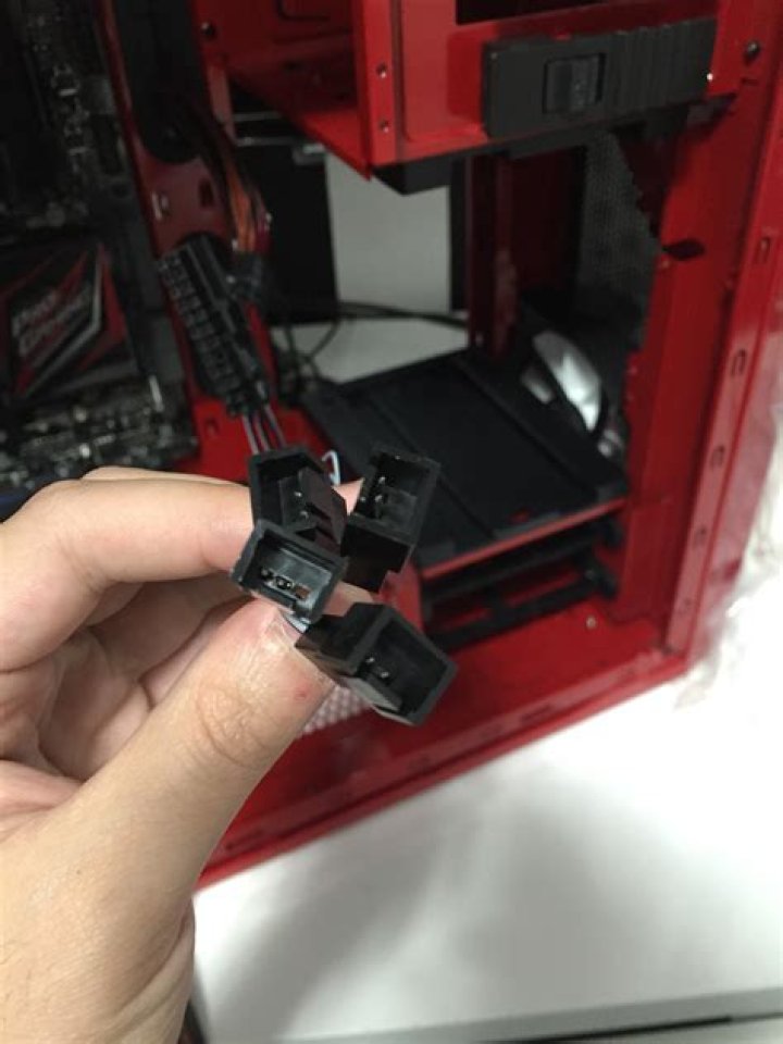 Where to connect Phantom 410 case cables?