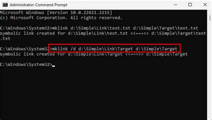 Windows 10 symbolic link: bash vs cmd